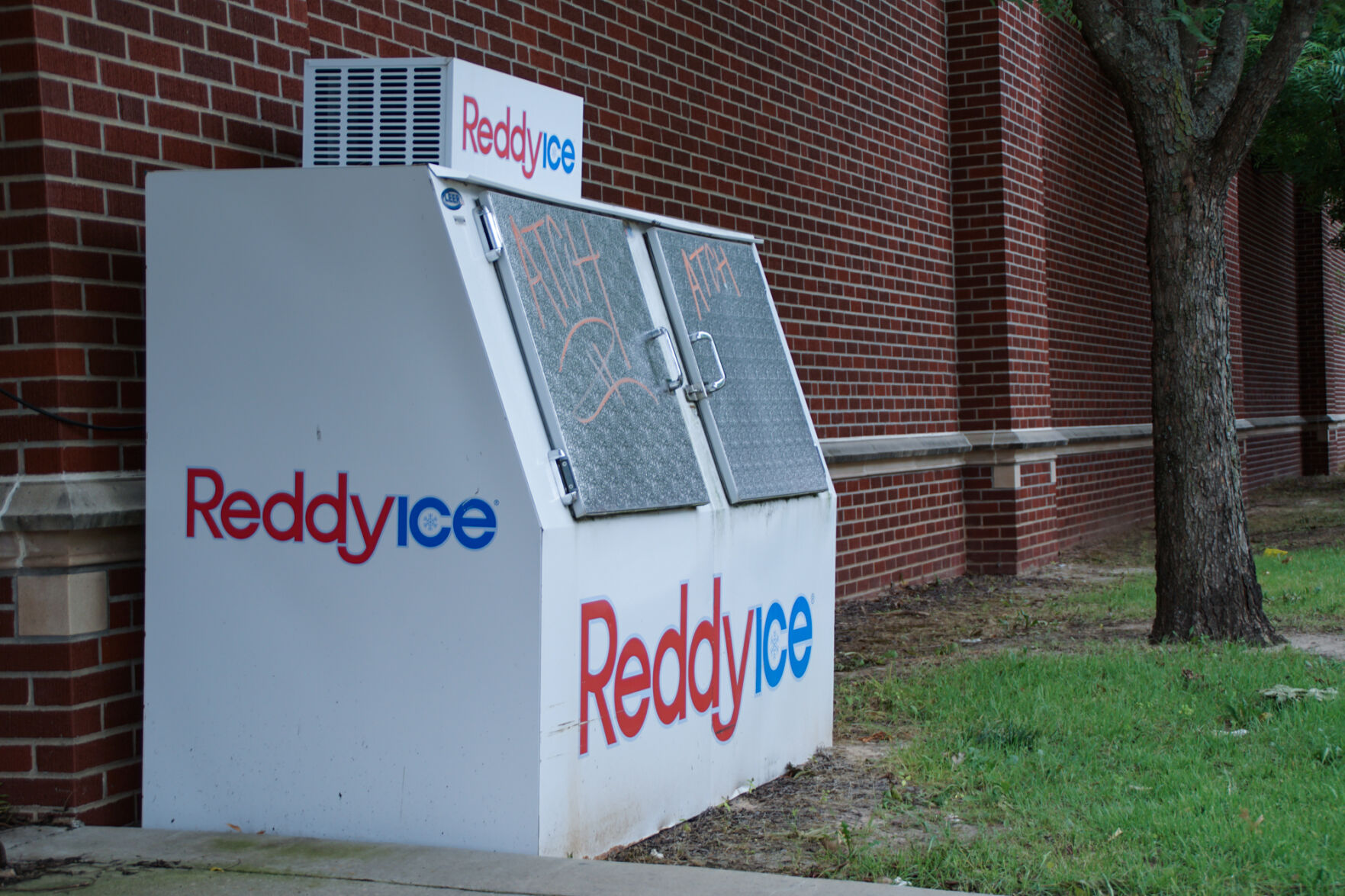 Ice box